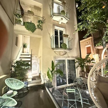 Villa D'Orville Luxury Suites Taormina Buitenkant foto