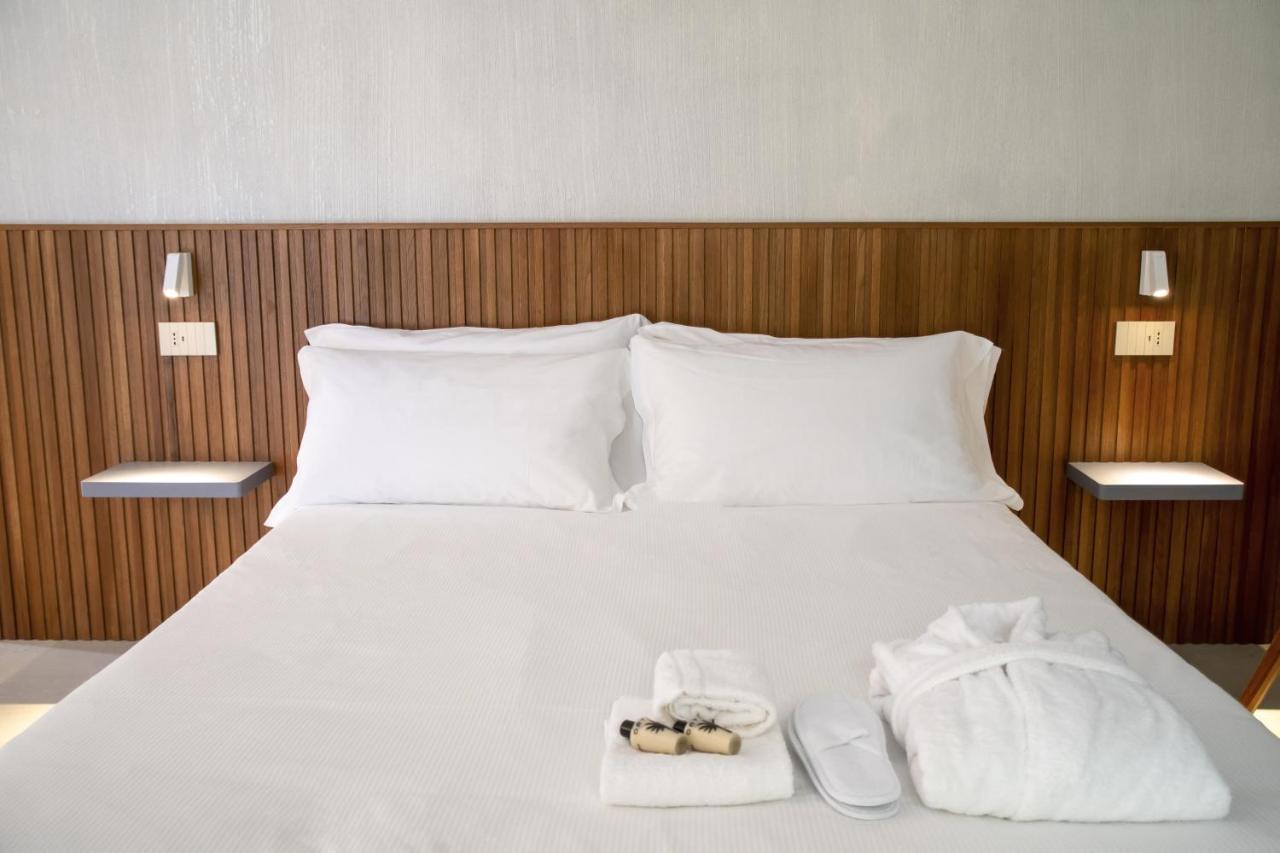 Villa D'Orville Luxury Suites Taormina Buitenkant foto