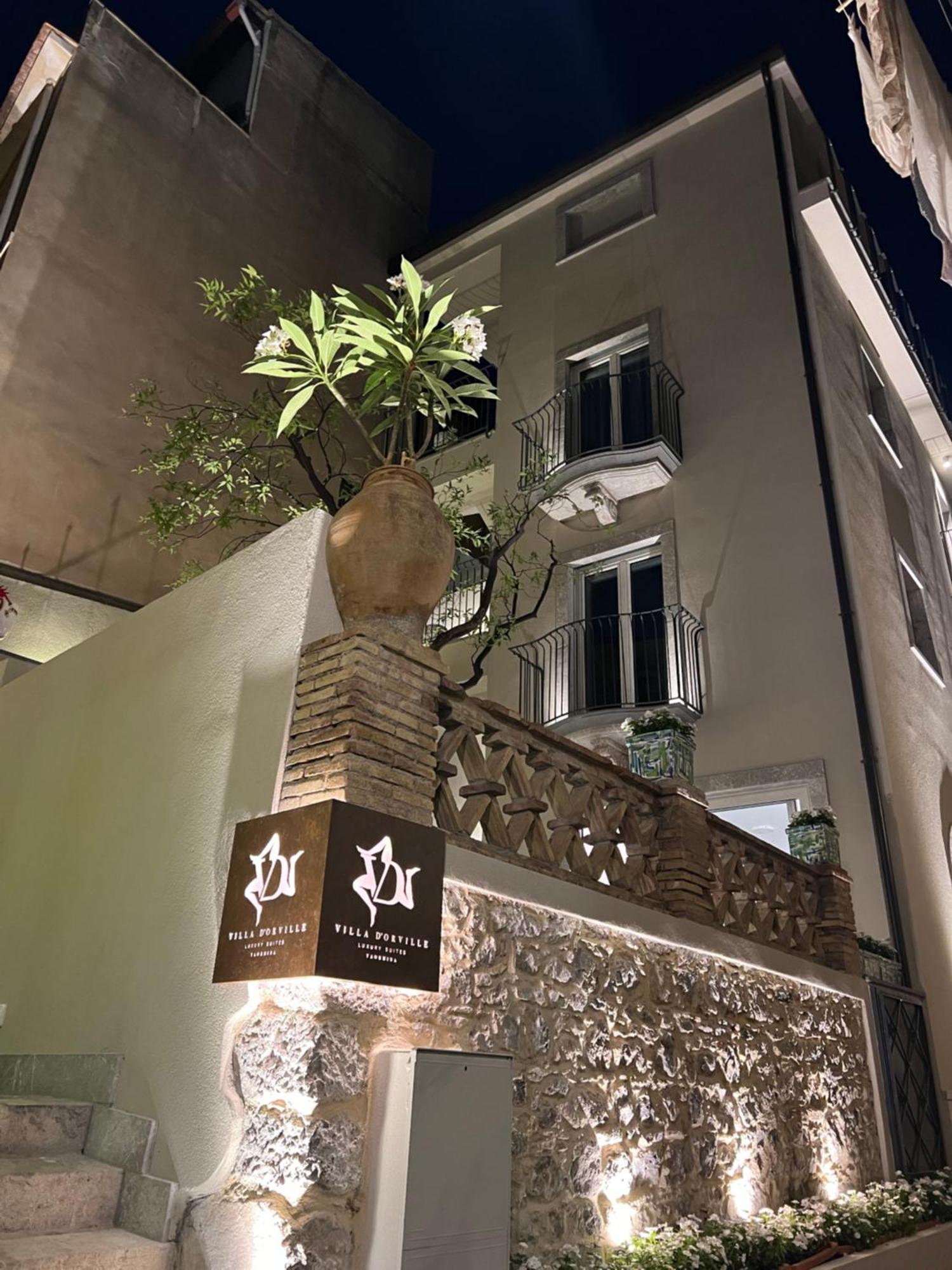 Villa D'Orville Luxury Suites Taormina Buitenkant foto