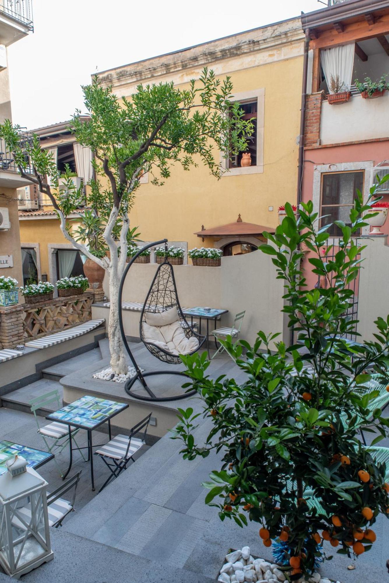 Villa D'Orville Luxury Suites Taormina Buitenkant foto