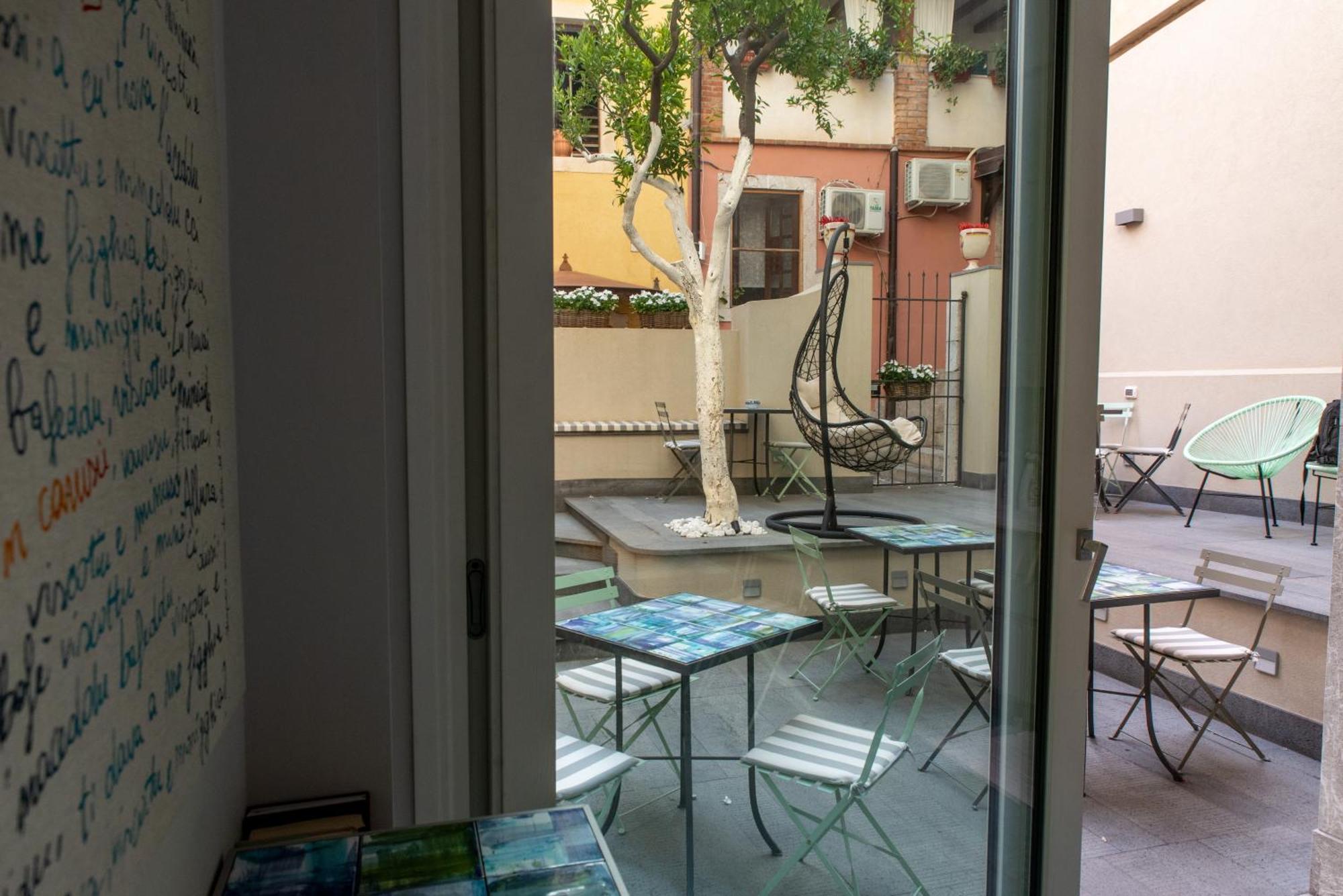 Villa D'Orville Luxury Suites Taormina Buitenkant foto