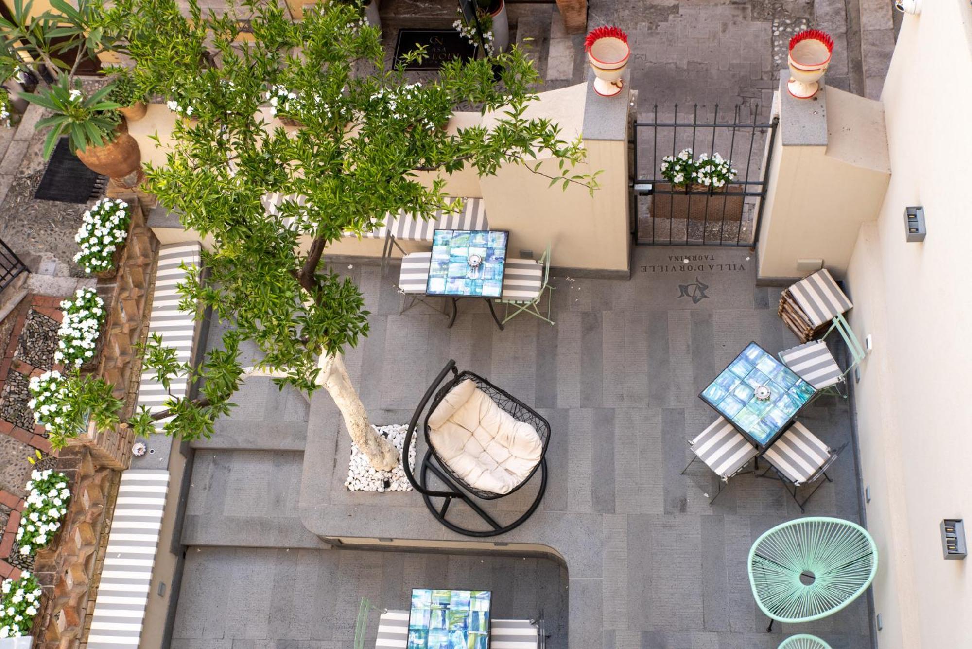 Villa D'Orville Luxury Suites Taormina Buitenkant foto