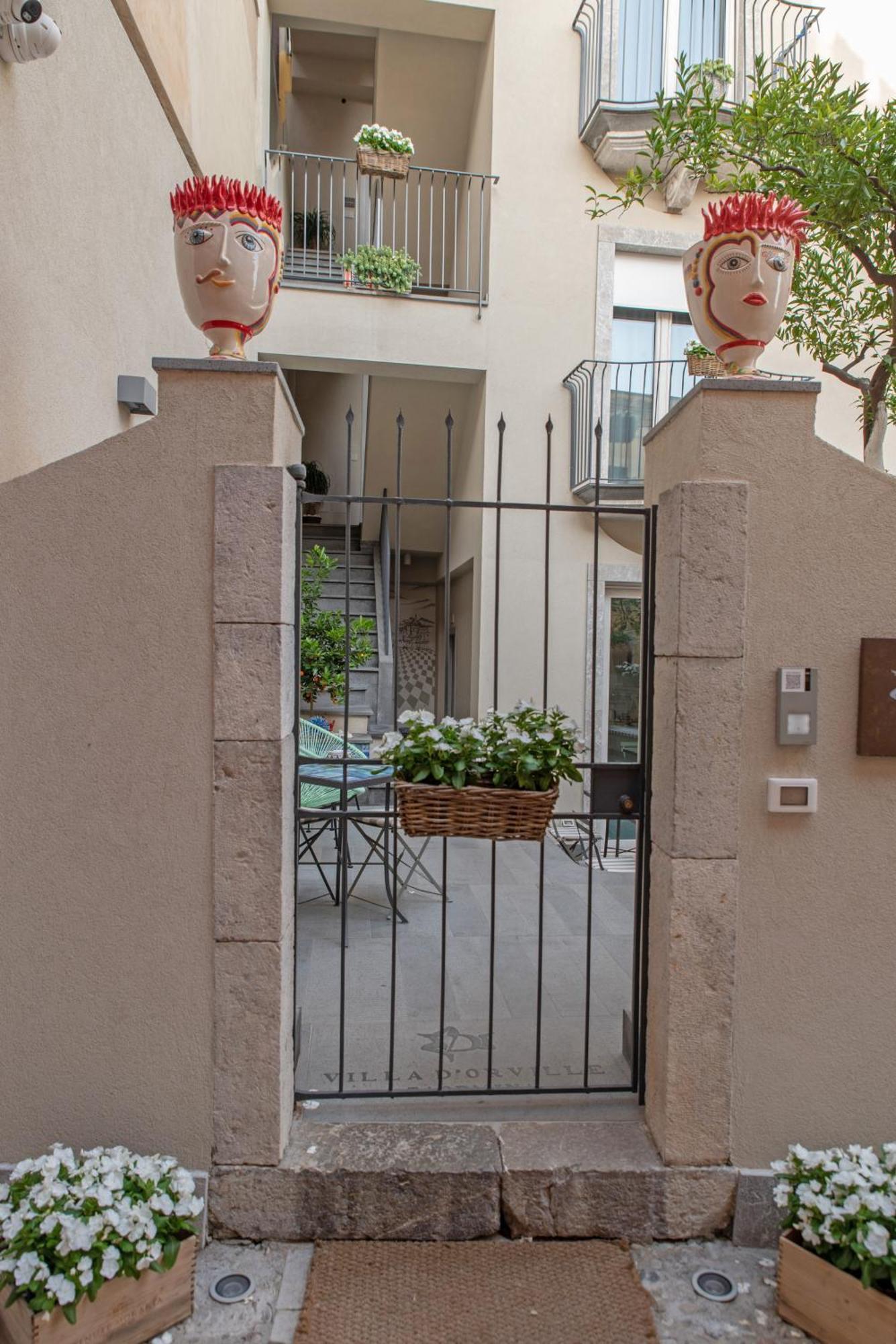 Villa D'Orville Luxury Suites Taormina Buitenkant foto