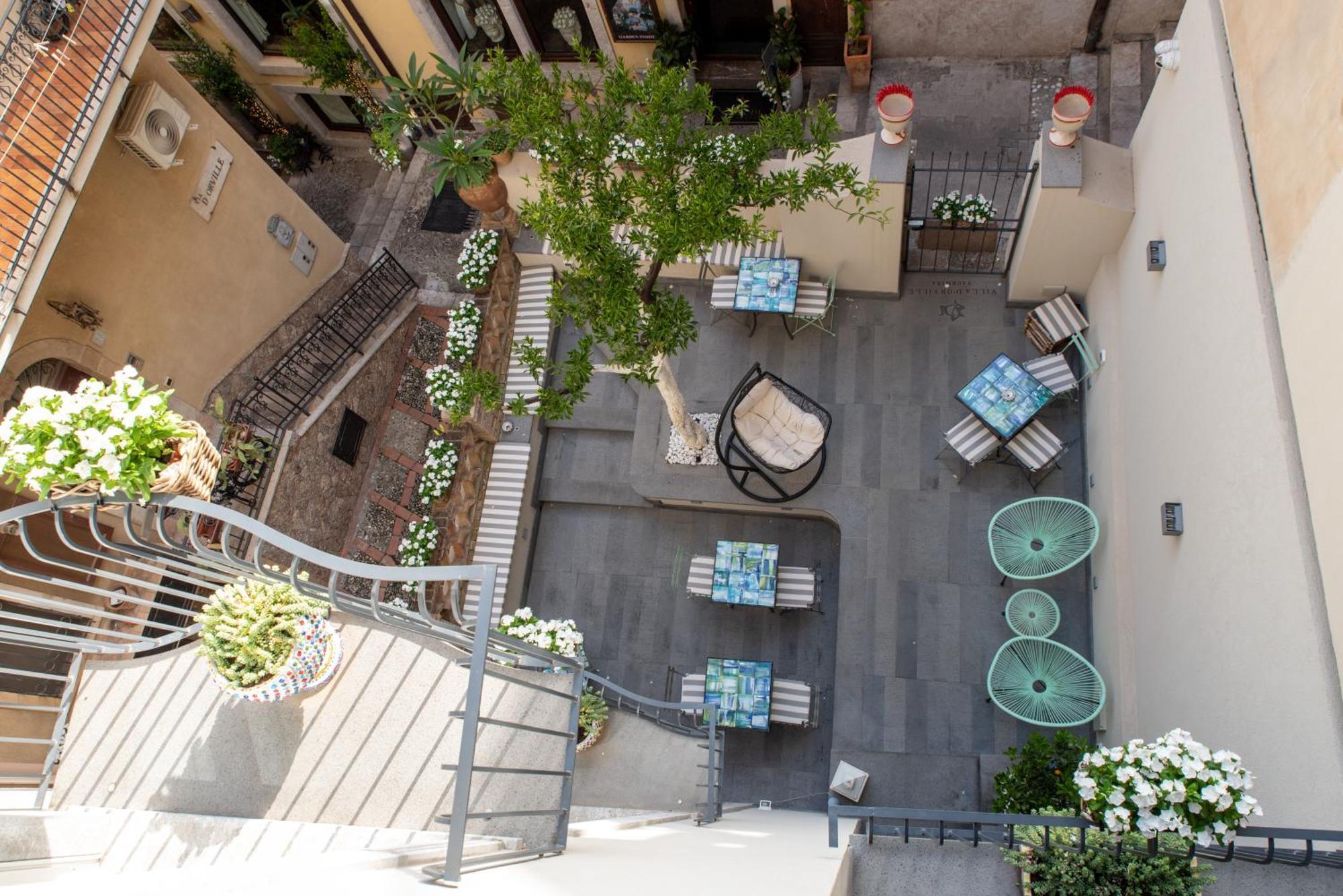 Villa D'Orville Luxury Suites Taormina Buitenkant foto