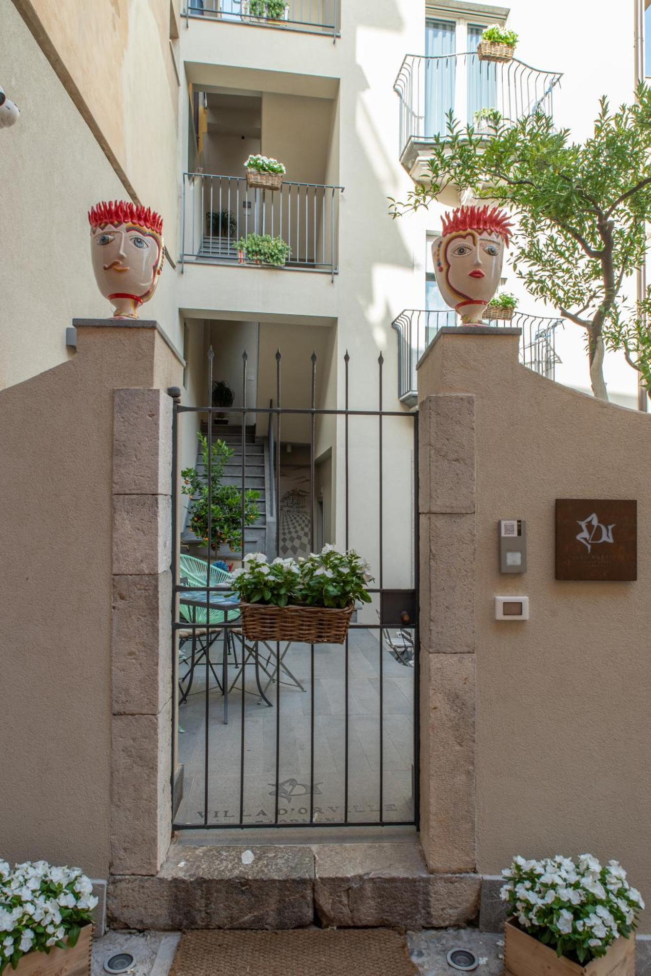 Villa D'Orville Luxury Suites Taormina Buitenkant foto