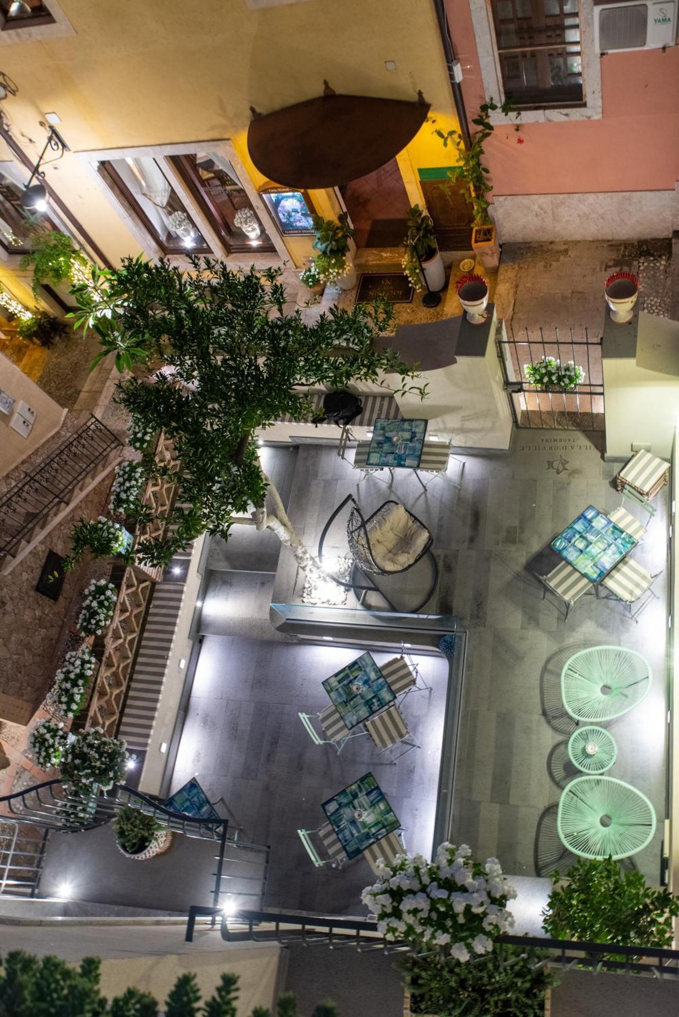 Villa D'Orville Luxury Suites Taormina Buitenkant foto