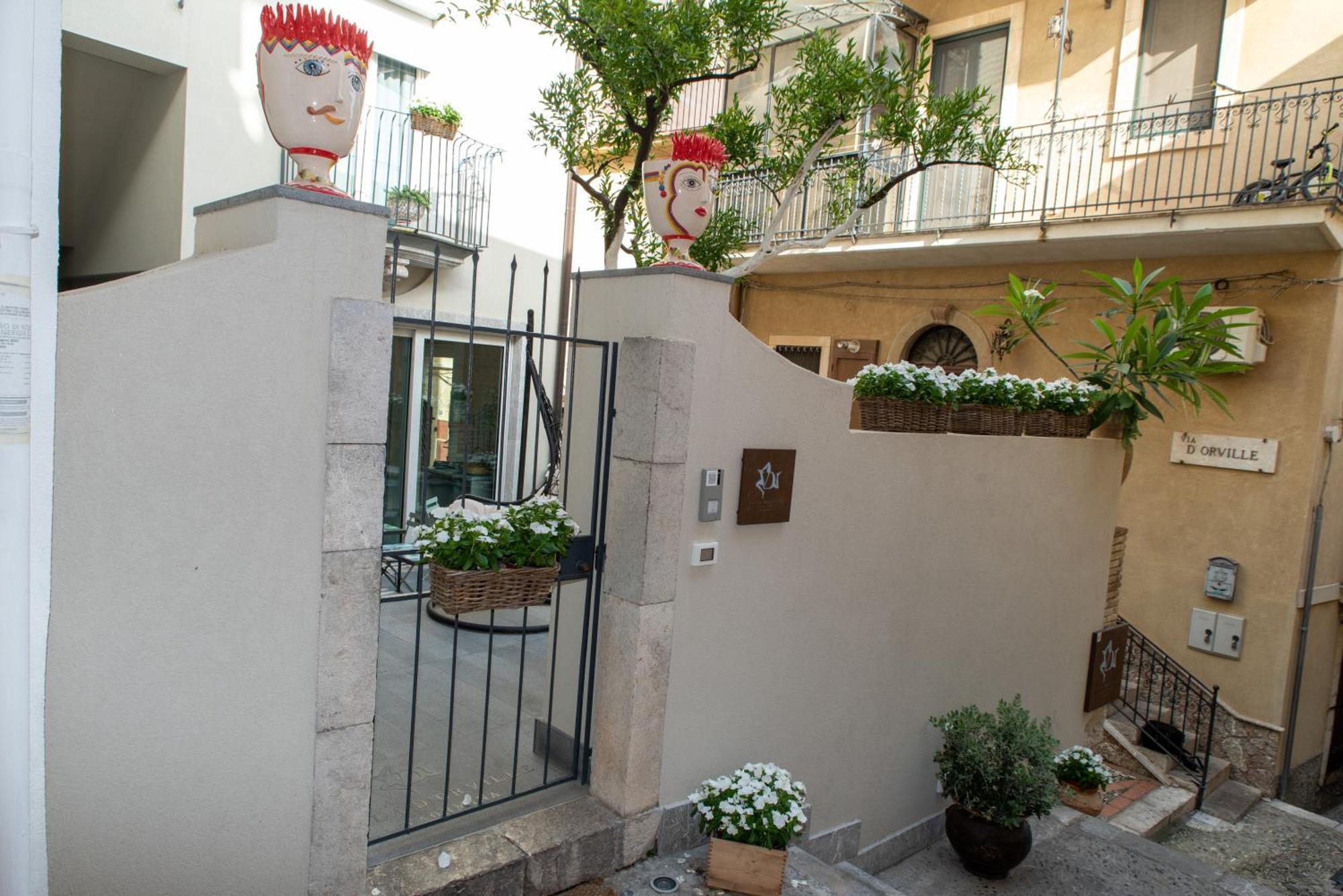 Villa D'Orville Luxury Suites Taormina Buitenkant foto