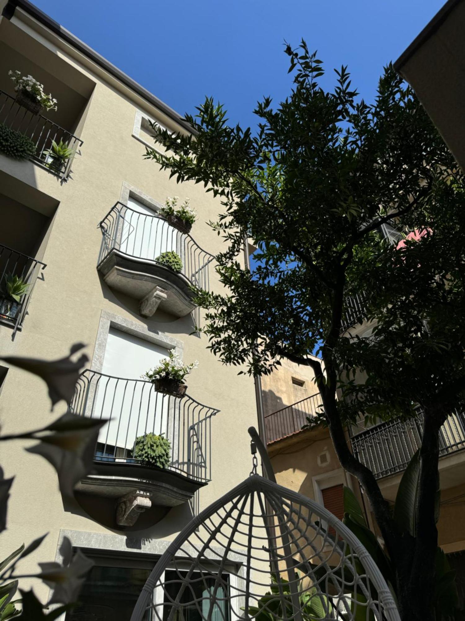 Villa D'Orville Luxury Suites Taormina Buitenkant foto