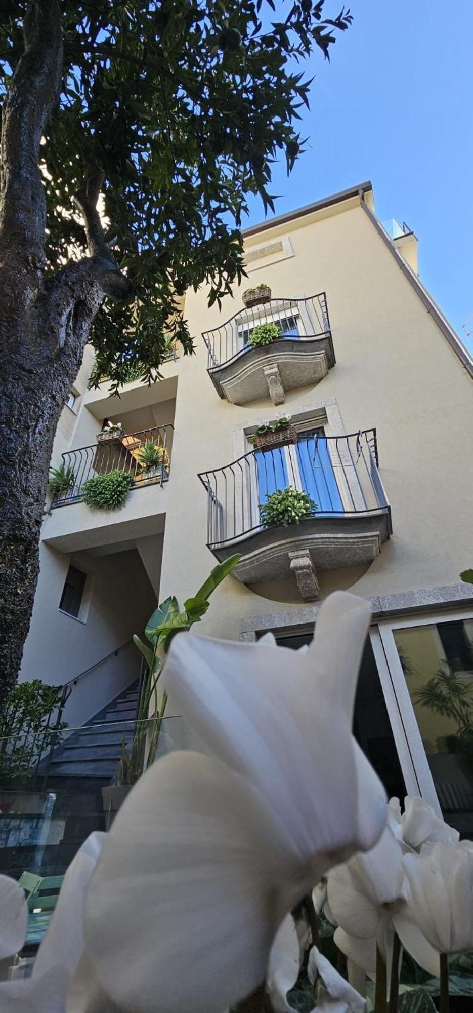 Villa D'Orville Luxury Suites Taormina Buitenkant foto