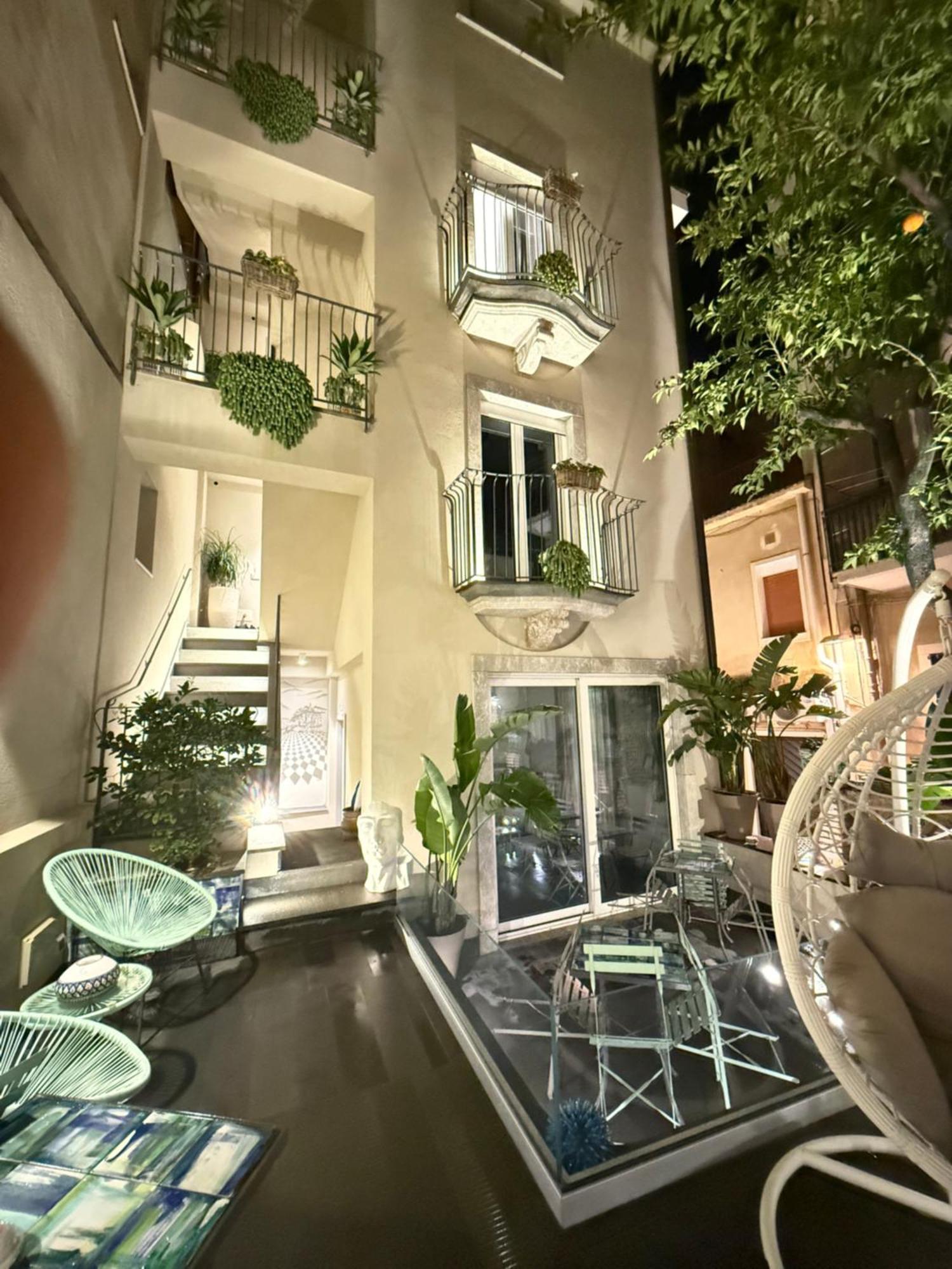 Villa D'Orville Luxury Suites Taormina Buitenkant foto